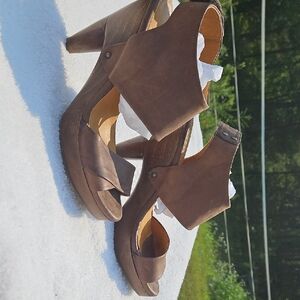 COCLICO‎ Tan Leather Heeled Sandals